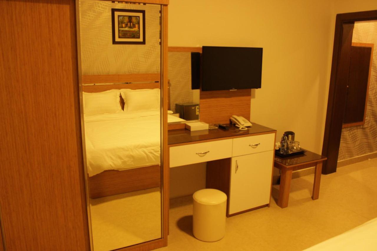 الفخامة الماسية للوحدات السكنية المفروشة Aparthotel Sidi Hamzah Exteriör bild