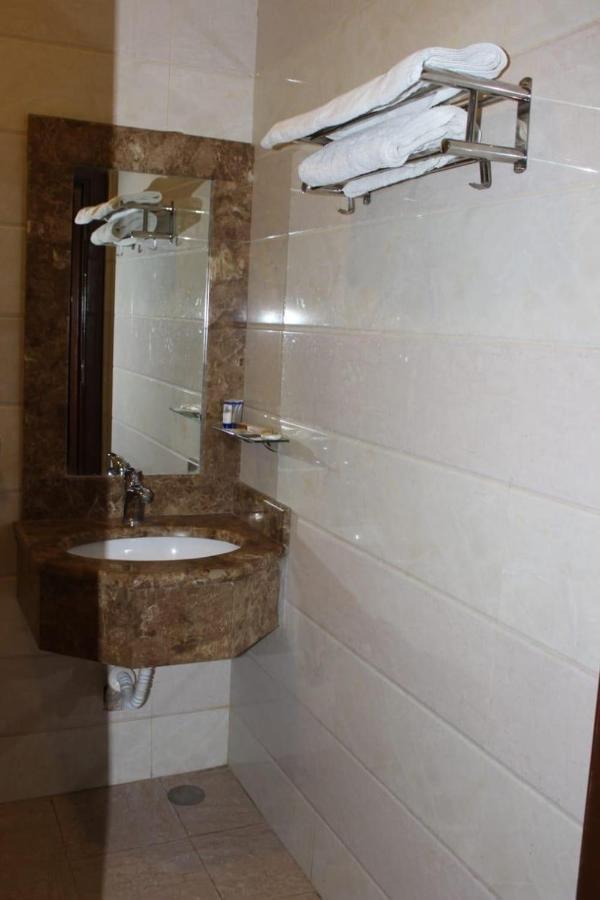 الفخامة الماسية للوحدات السكنية المفروشة Aparthotel Sidi Hamzah Exteriör bild