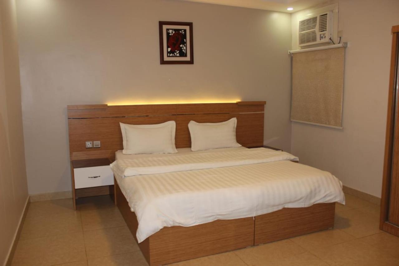 الفخامة الماسية للوحدات السكنية المفروشة Aparthotel Sidi Hamzah Exteriör bild
